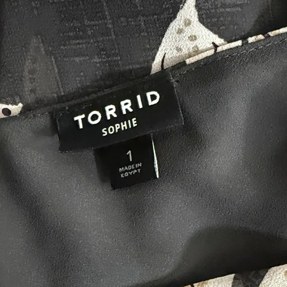 Torrid Black and Cream Floral Camisole - Picture 3 of 7